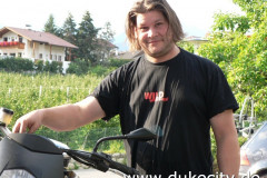 p1020175_9076675321_o